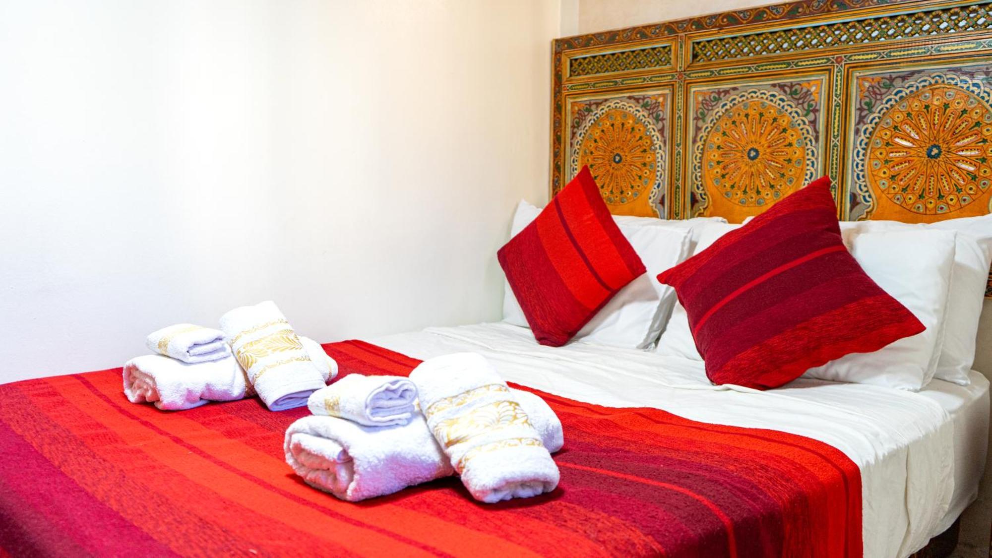Riad Dar El Ouedghiri Fes Exterior photo